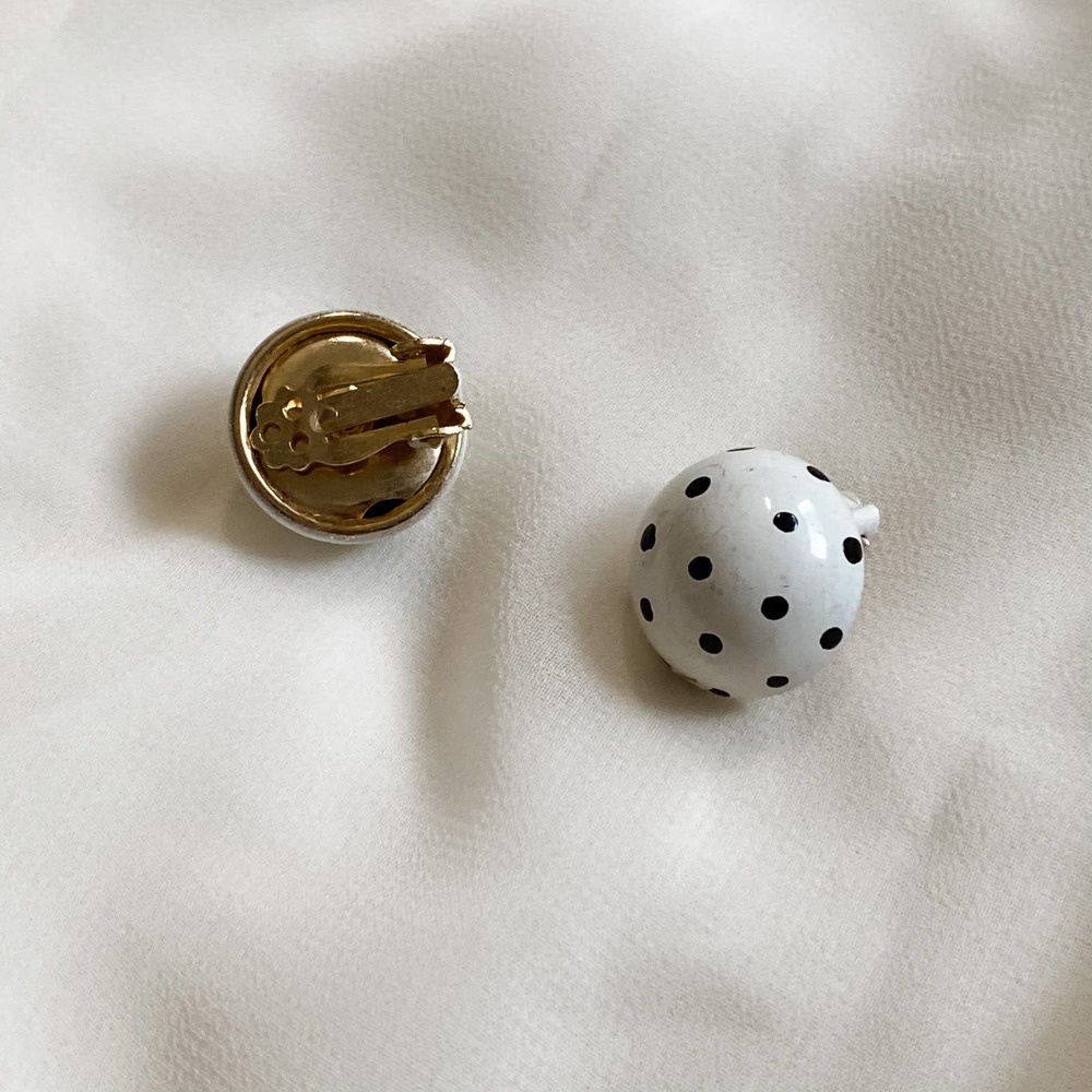 VTG Round White Black Spotted Button Earrings - Picture 6 of 6